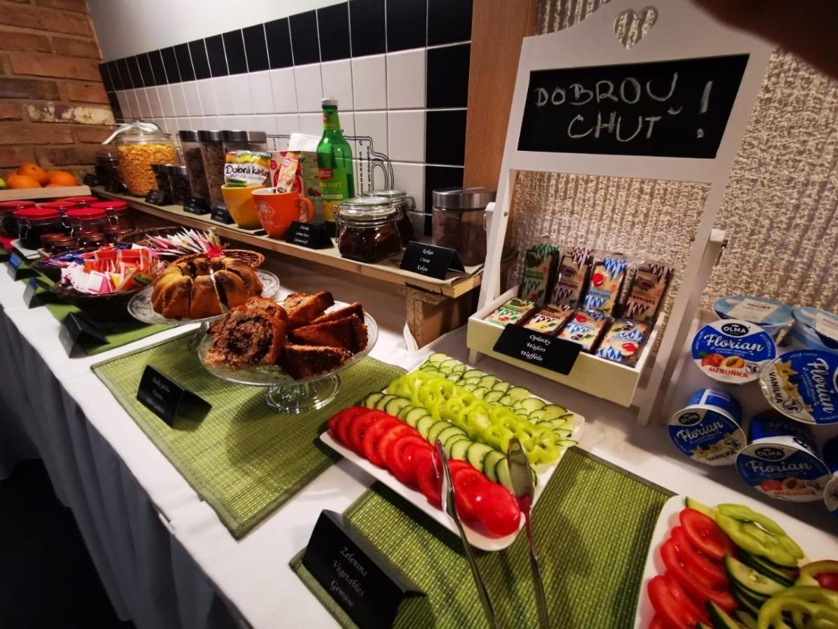 Hotel U Cisare Iii. Mělník Eksteriør billede